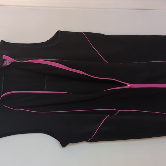 Catherines Breast Cancer Support Vest - Picture 4 of 6